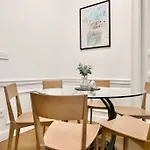 Premium Apartment By Hi5- Roekk Szilard 3 Bedroom
