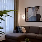 Premium Apartment By Hi5- Roekk Szilard 3 Bedroom