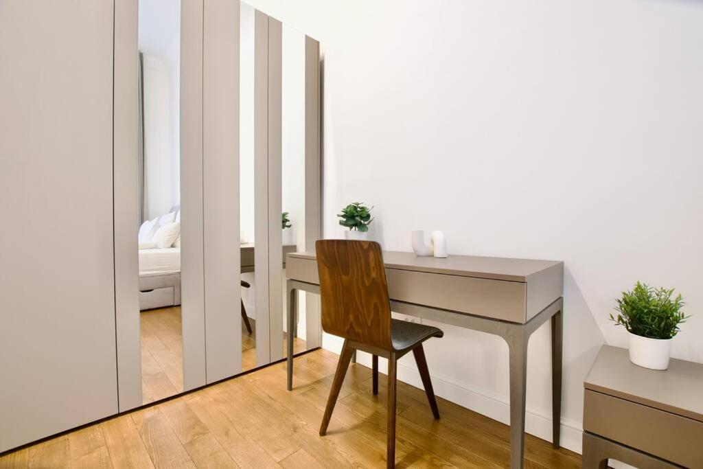 Premium By Hi5- Roekk Szilard 3 Bedroom Appartement *