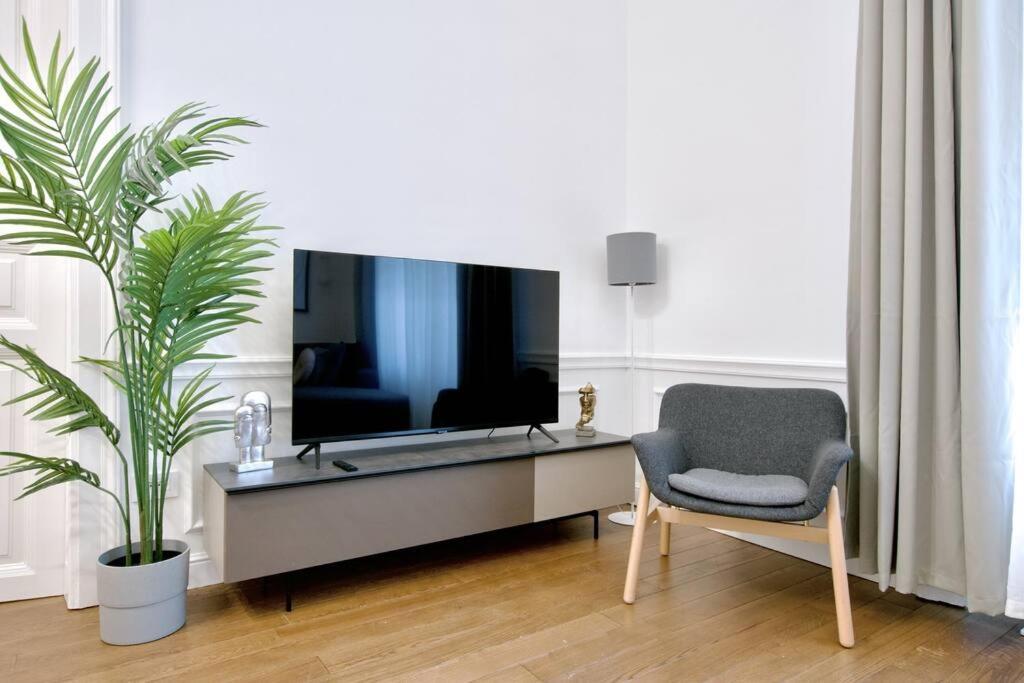 Premium By Hi5- Roekk Szilard 3 Bedroom Apartamento